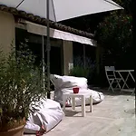 Mas De La Treille Bed & Breakfast 3*