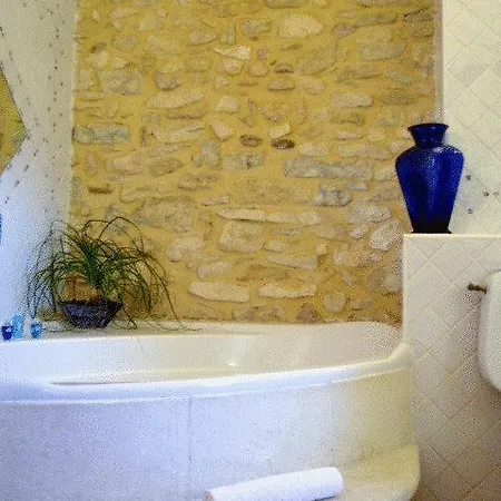 Mas De La Treille Oda ve Kahvaltı 3*